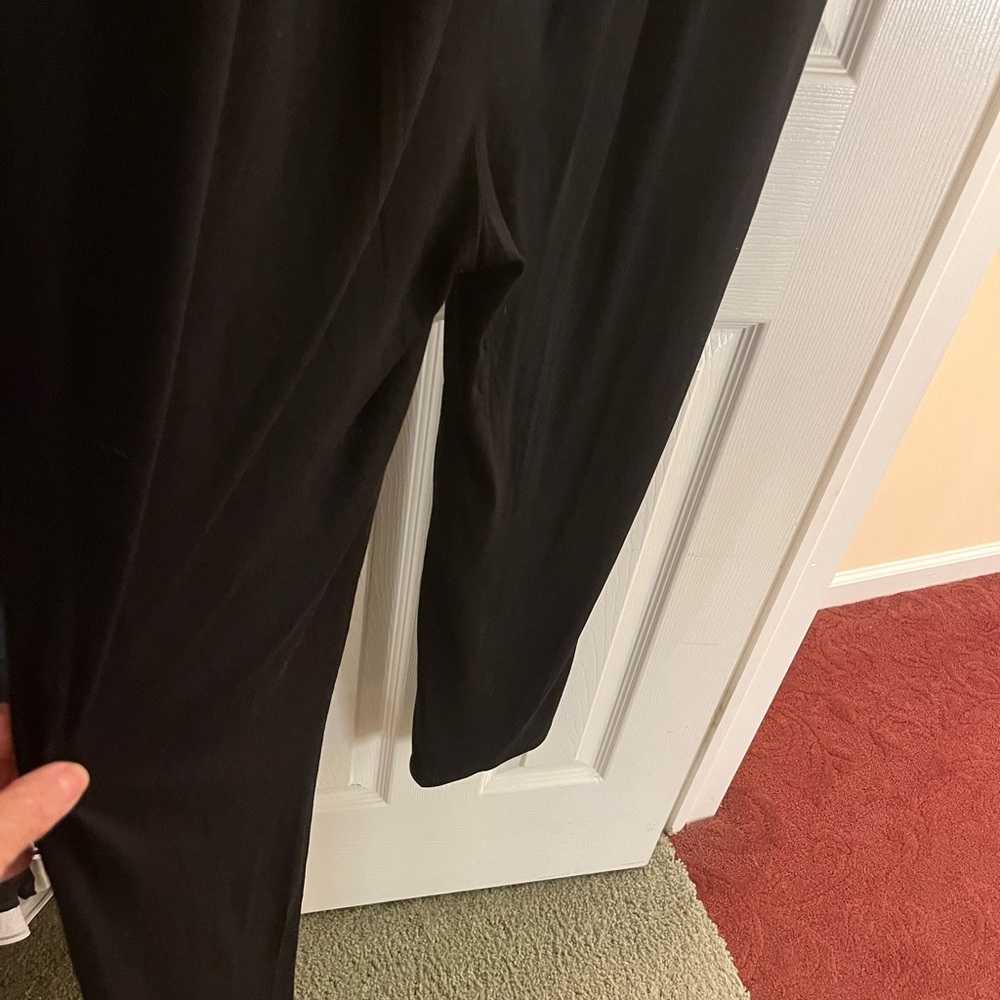 NWT black Sleeveless Stunning Jumpsuit, size 14, side pockets, keyhole closure - Picture 12 of 14